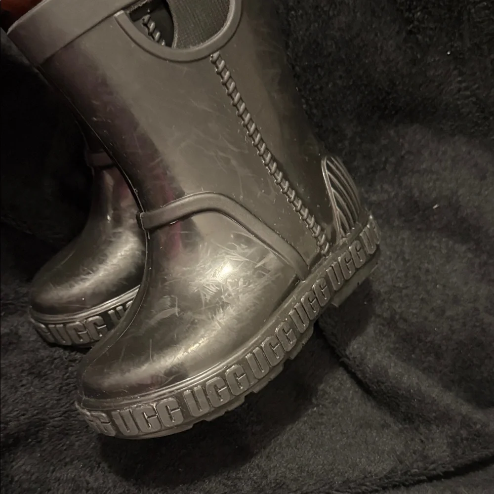 UGG Kids Black Rain Boots unisex-child K DrizlitaRain Boot